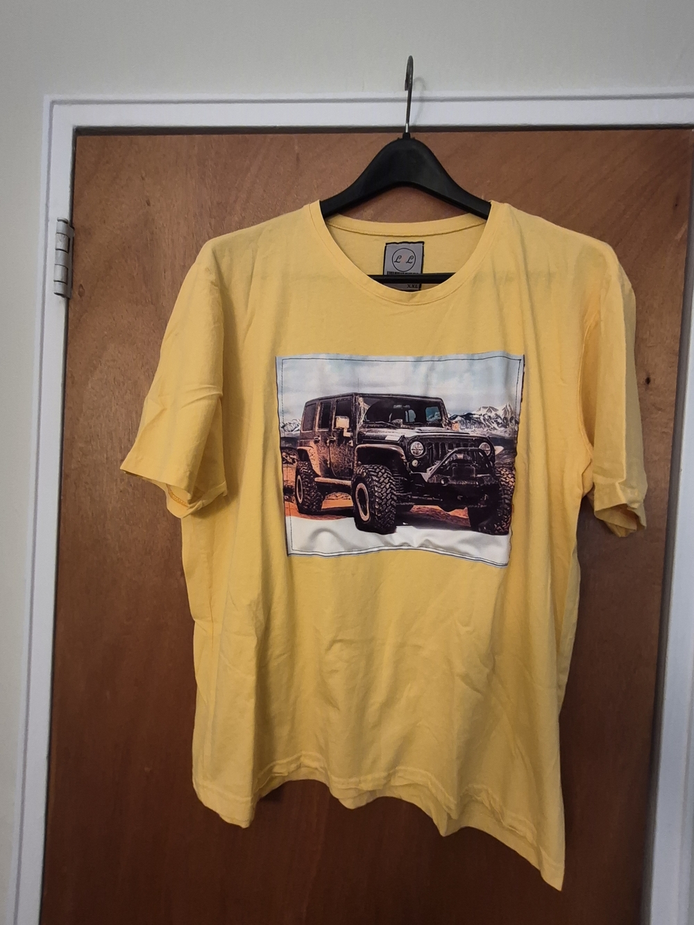 Yellow Graphic T-Shirt with Jeep Truck Print Plus Jeep Crossbody